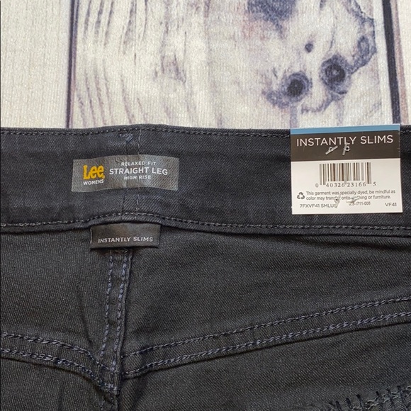LEE WOMEN'S INSTANTLY SLIMS JEANS IN BLACK SIZE 18W PETITE - Picture 5 of 8